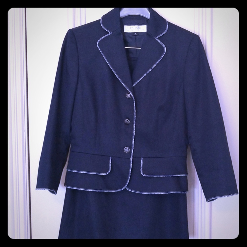 Ladies suit